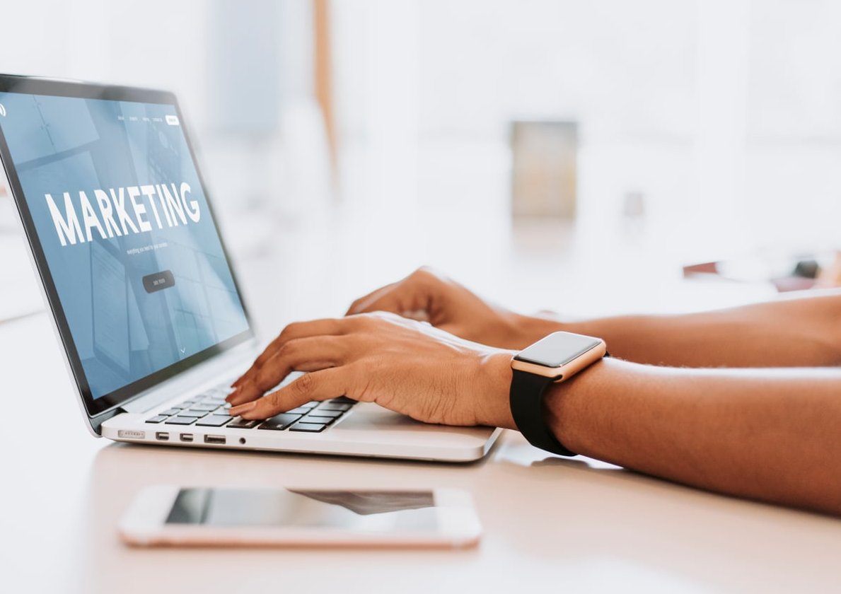 email marketing laptop