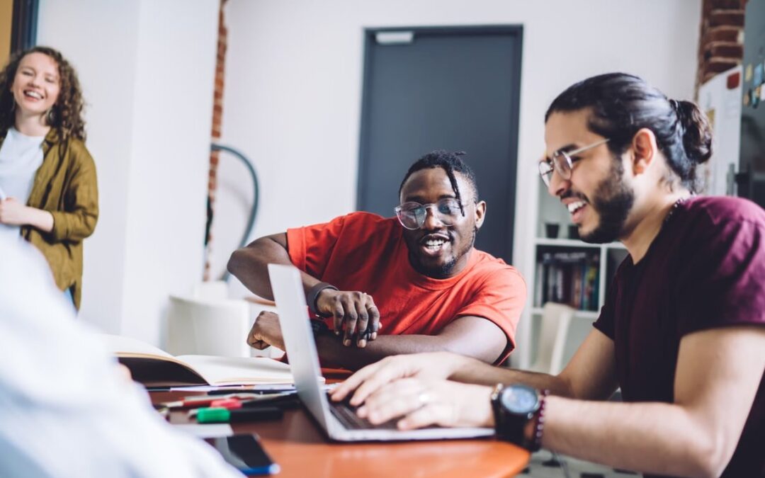 How to Run a Successful Expert Roundup Post: 8 Steps to Get Influencers to Reply