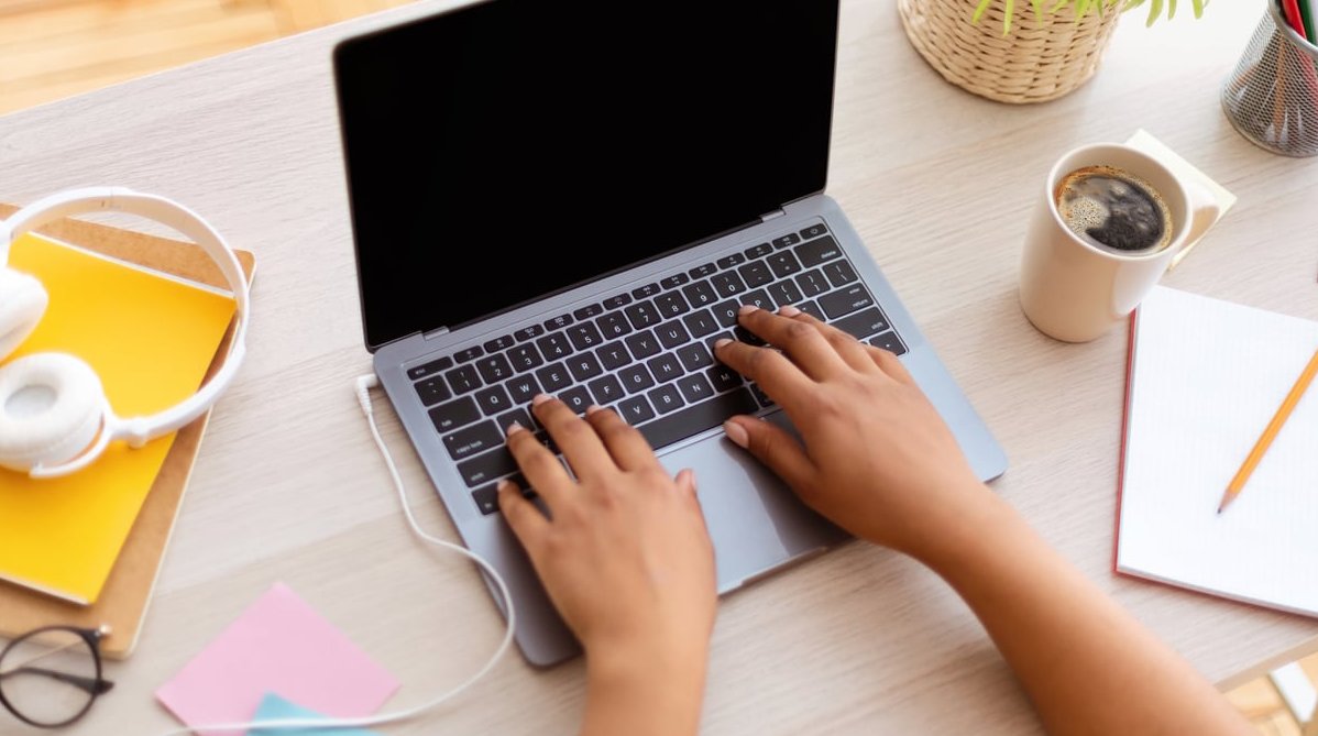 email inbox laptop